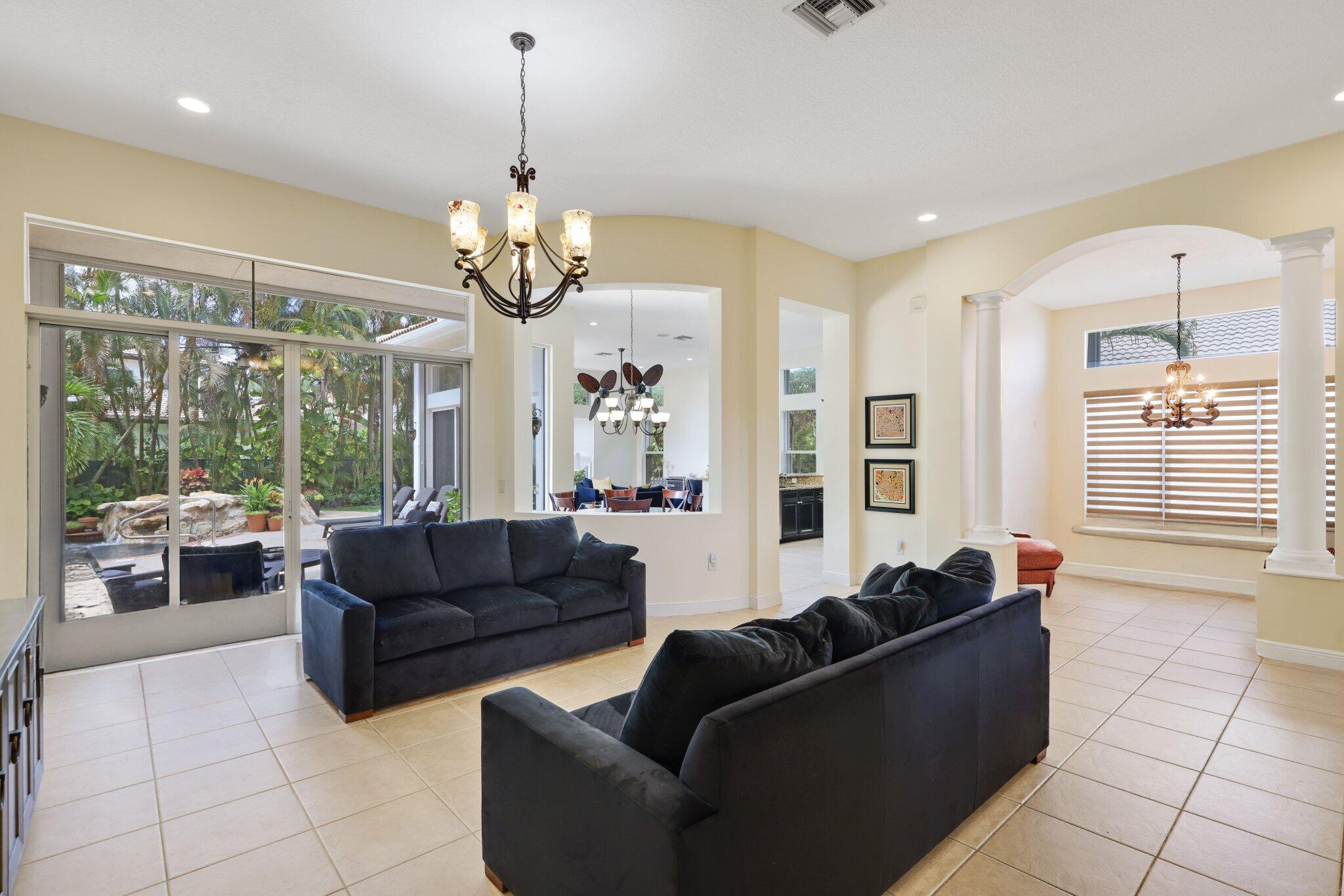 8888 Rockridge Glen Cove