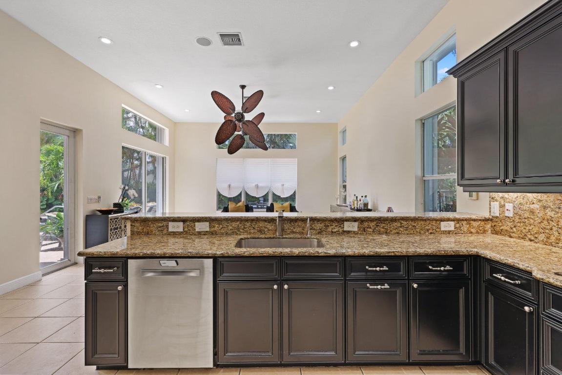 8888 Rockridge Glen Cove