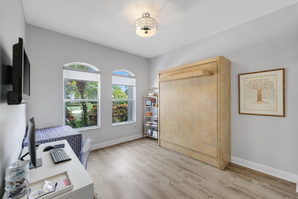 8888 Rockridge Glen Cove