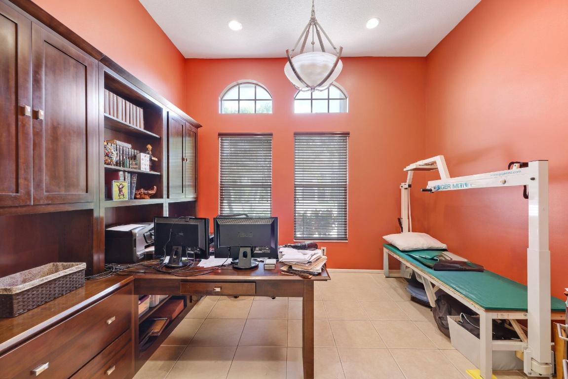 8888 Rockridge Glen Cove