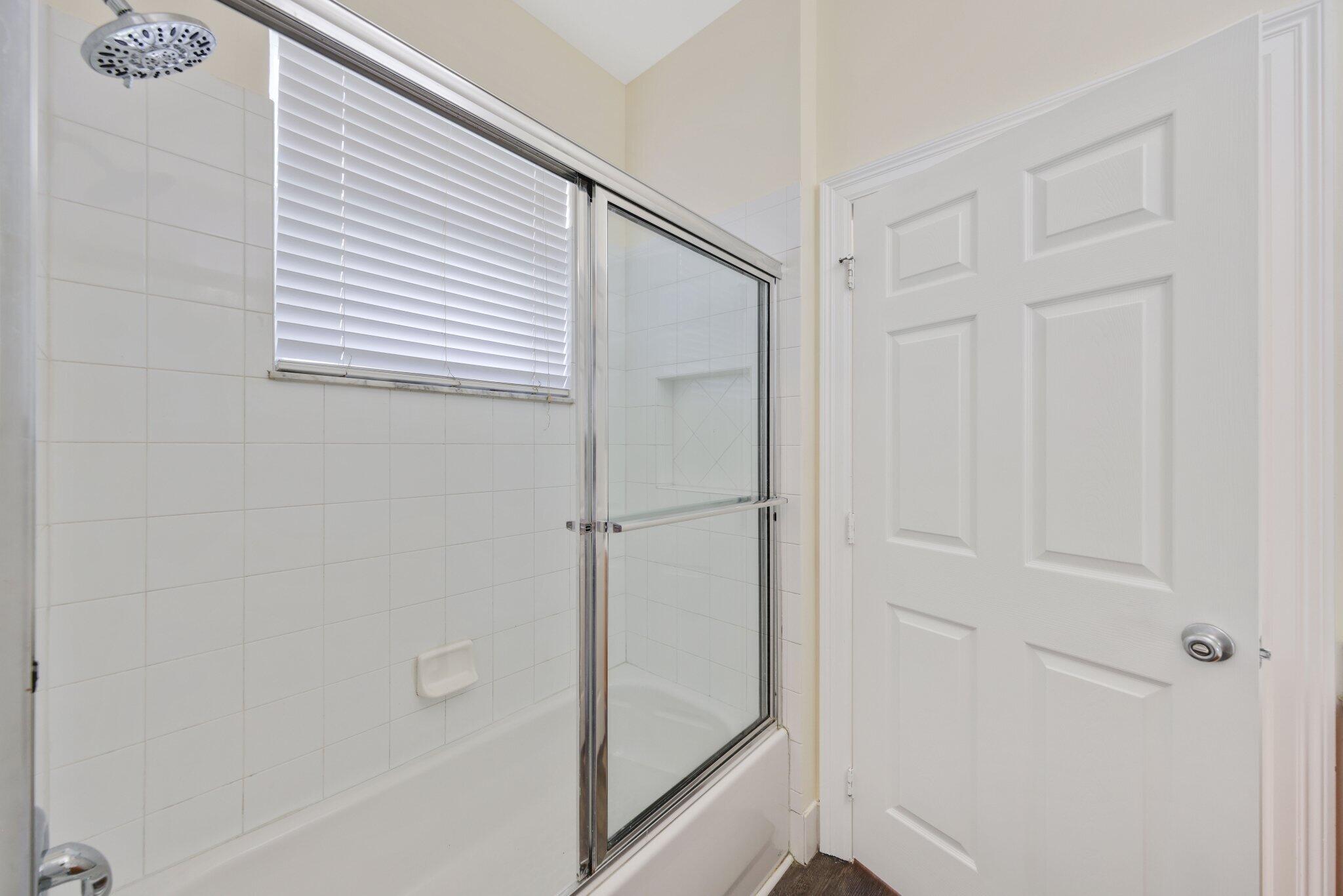 8888 Rockridge Glen Cove