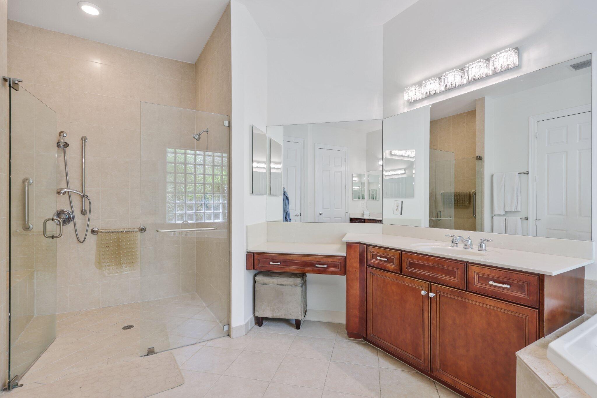 8888 Rockridge Glen Cove