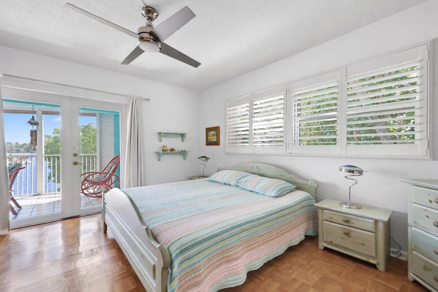 700 NE Harbour Terrace 2350