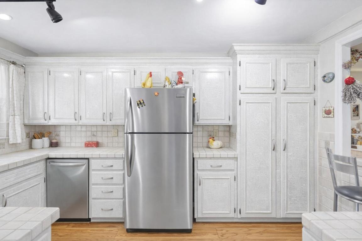 700 NE Harbour Terrace 2350