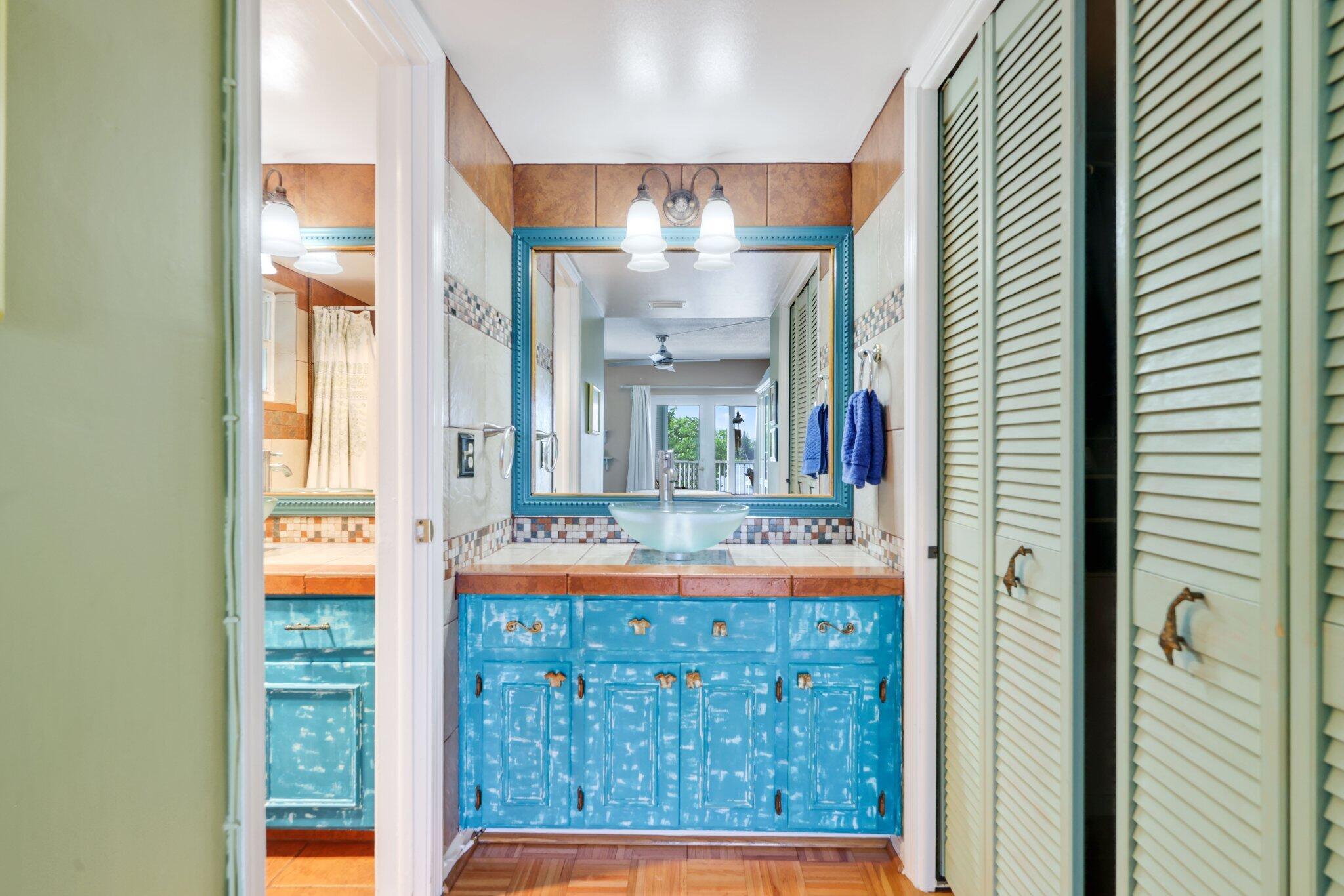 700 NE Harbour Terrace 2350