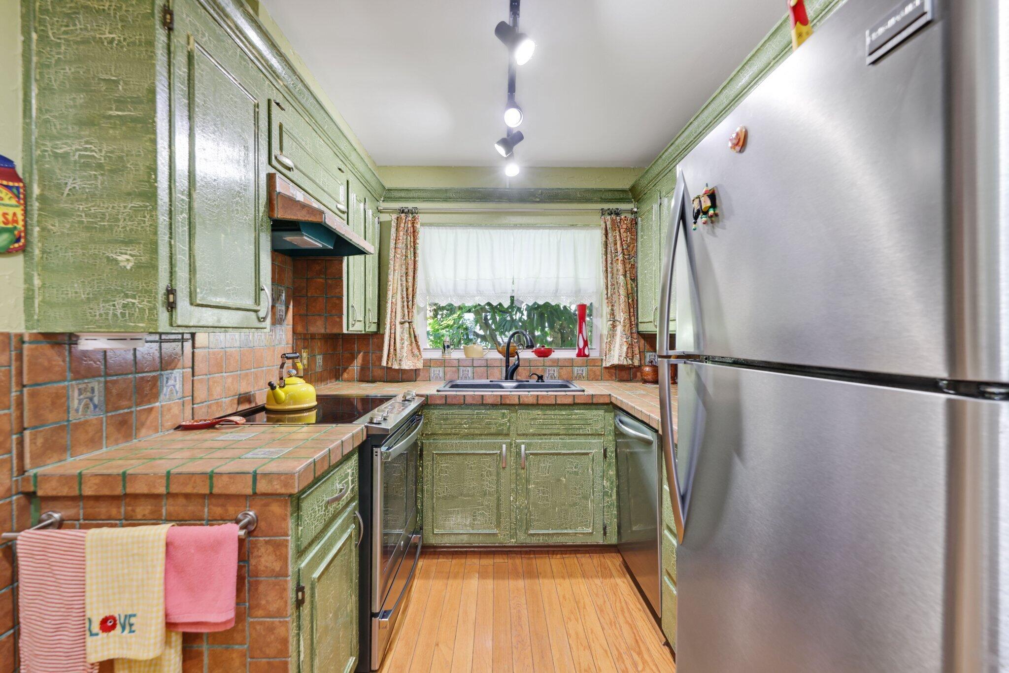 700 NE Harbour Terrace 2350