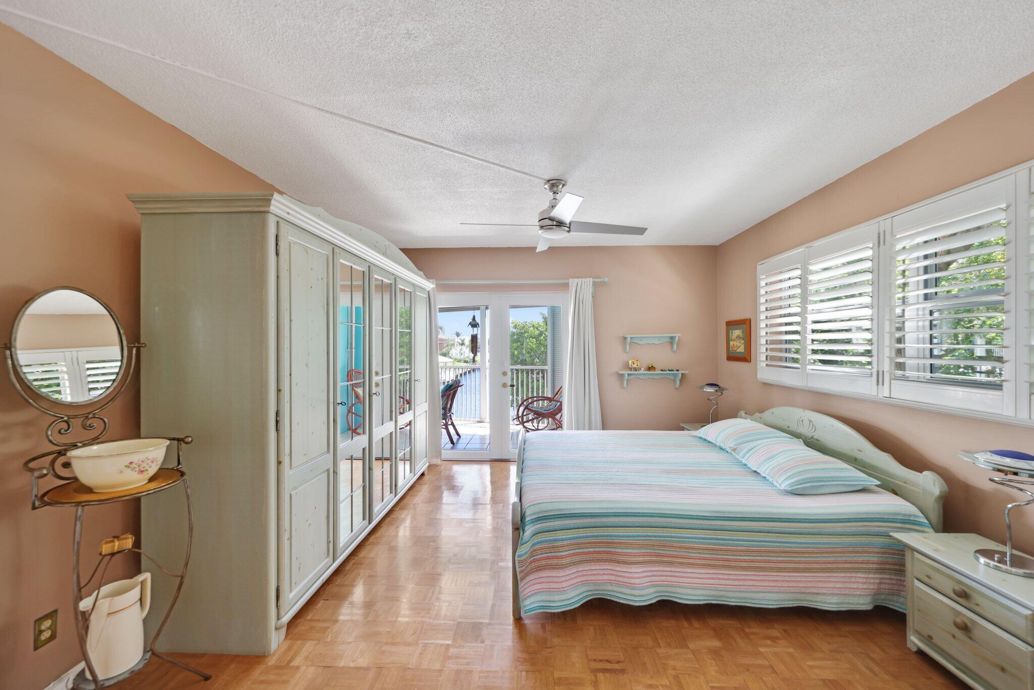 700 NE Harbour Terrace 2350