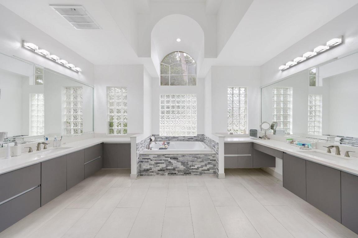 19219 N Creekshore Court, Boca Raton