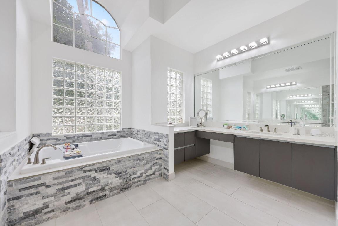 19219 N Creekshore Court, Boca Raton