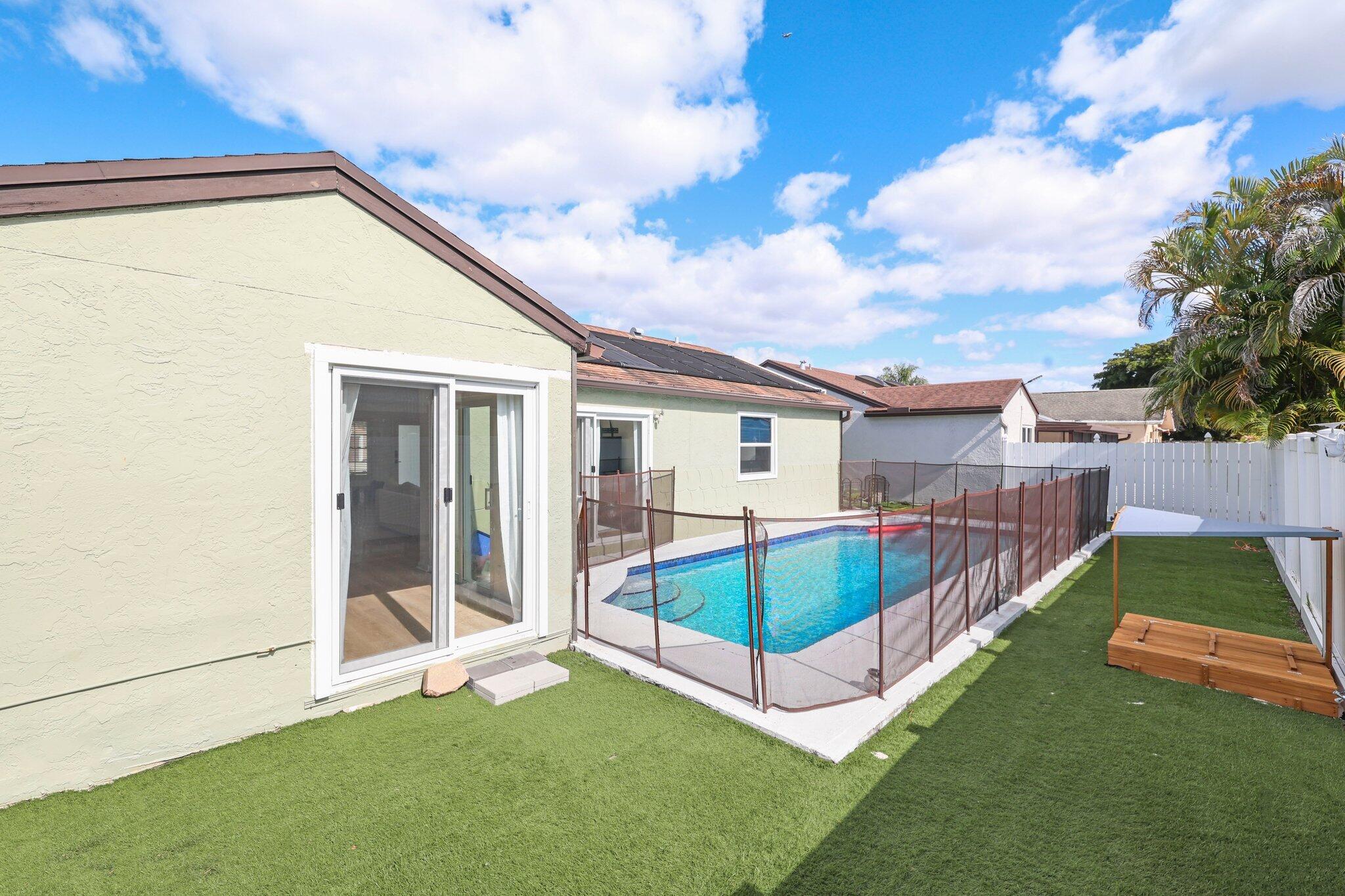 18998 Cloud Lake Circle