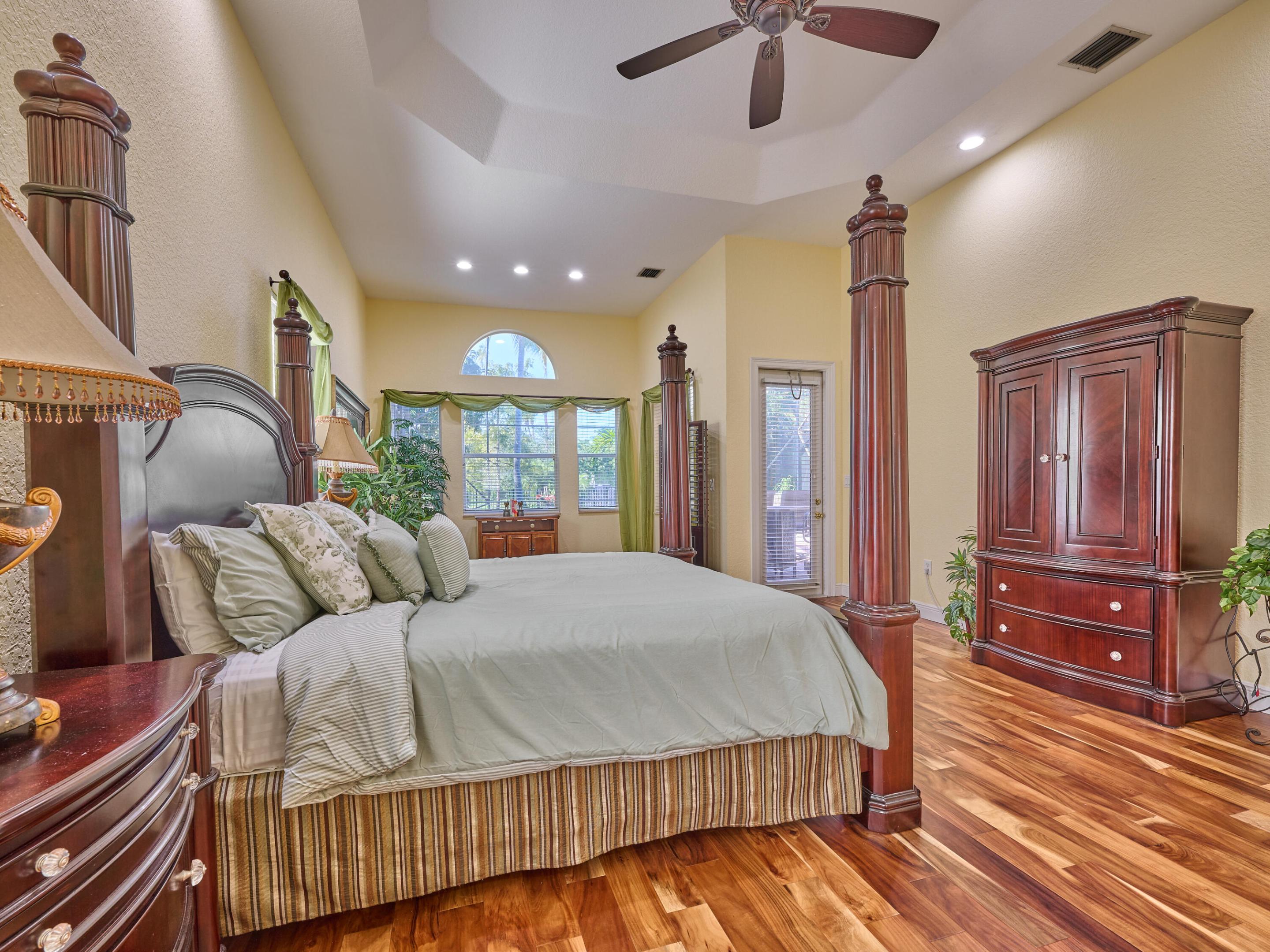 19243 S Creekshore Court