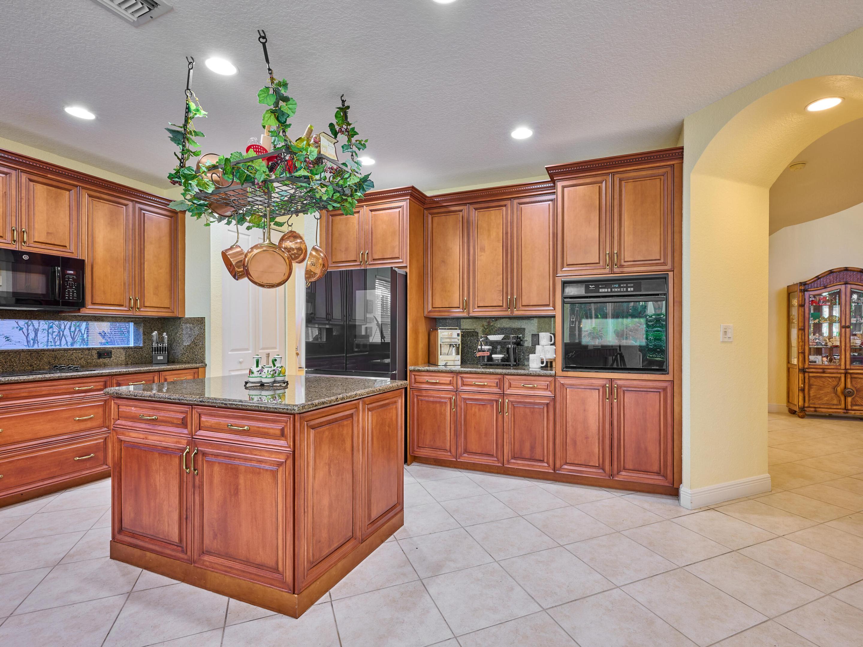 19243 S Creekshore Court