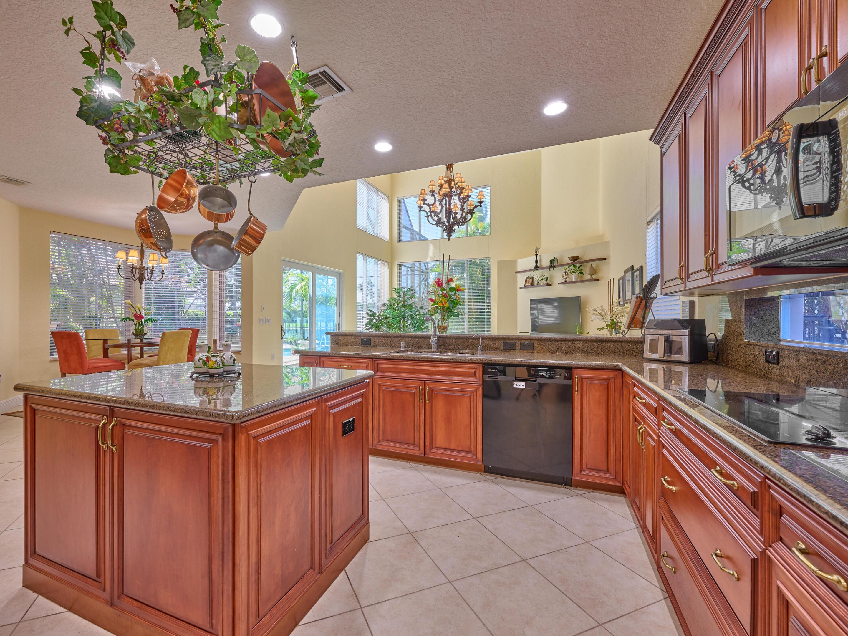 19243 S Creekshore Court