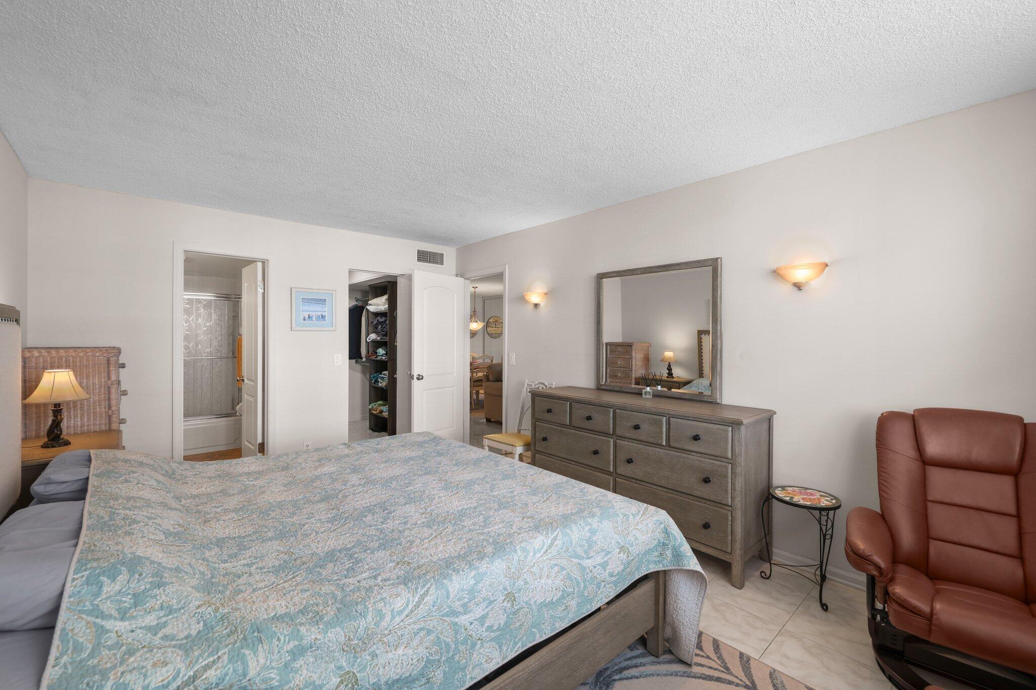 2008 S Federal Highway 108