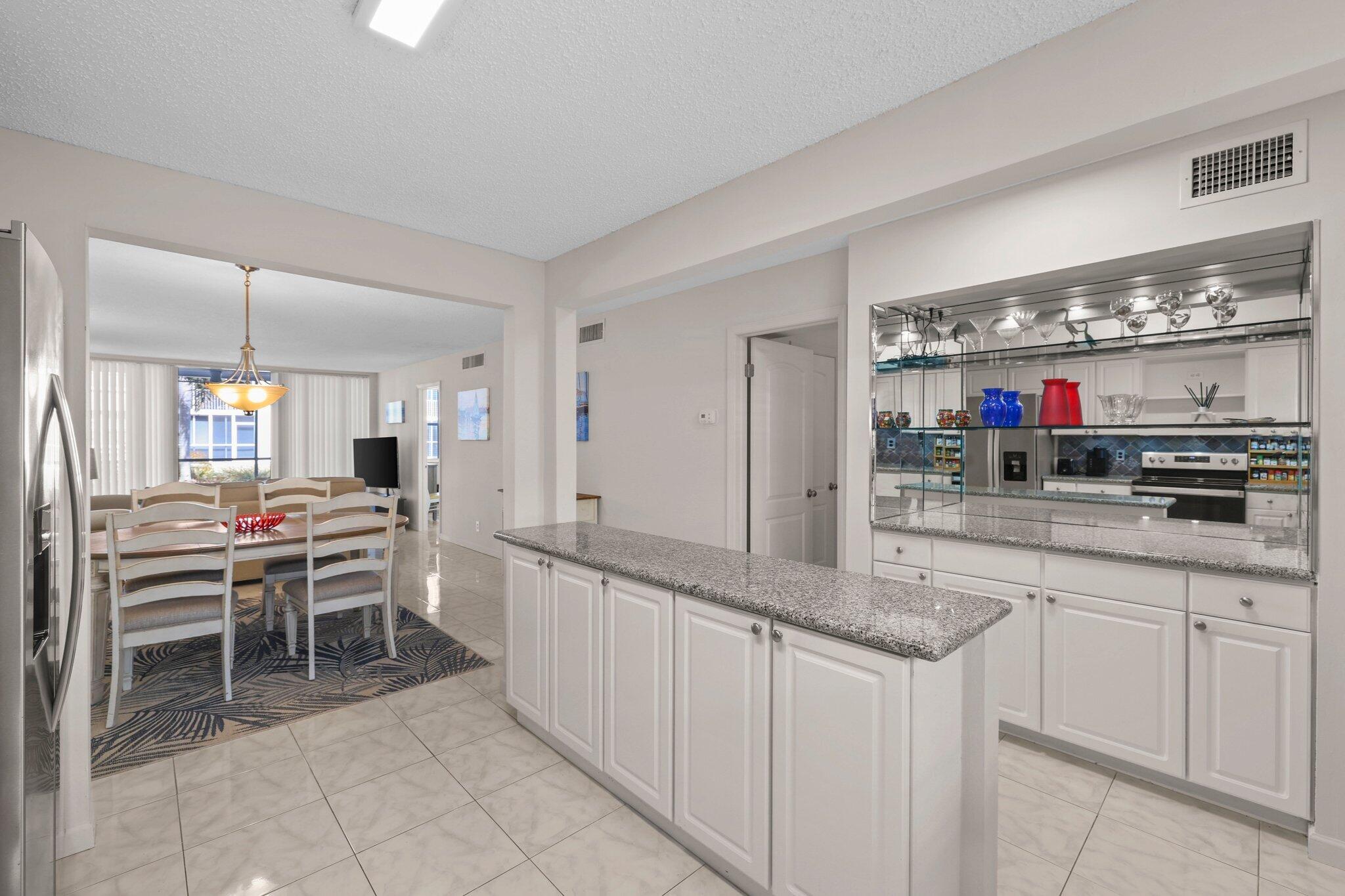 2008 S Federal Highway 108