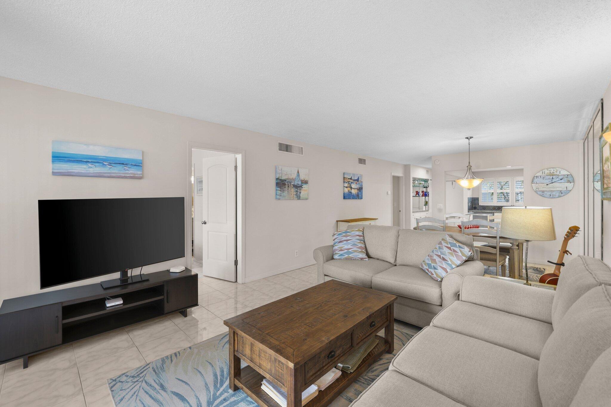 2008 S Federal Highway 108