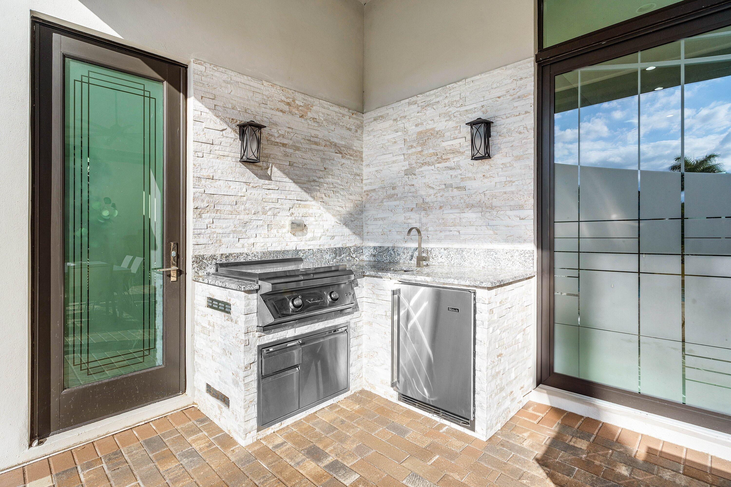 17317 Santaluce Manor