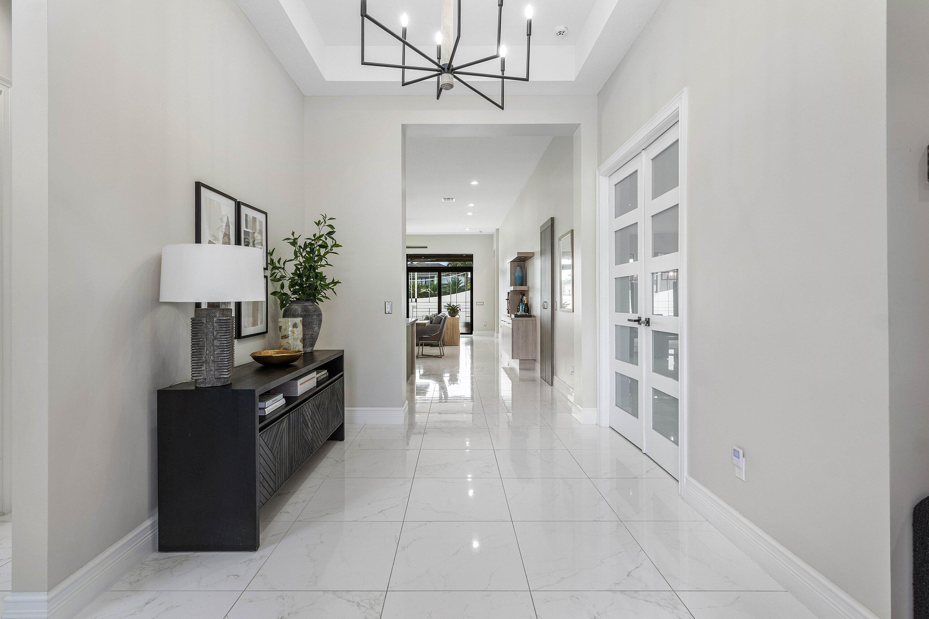 17317 Santaluce Manor