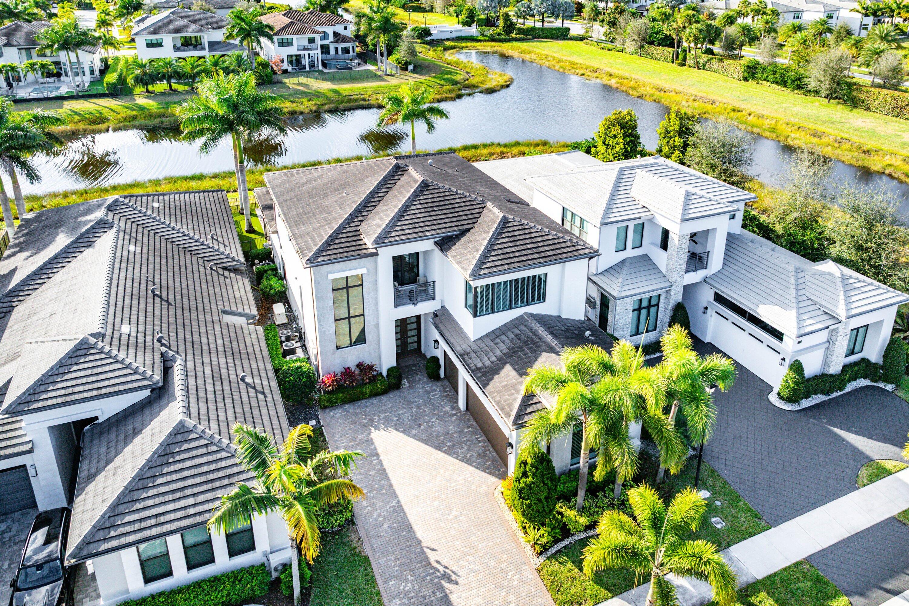 17317 Santaluce Manor