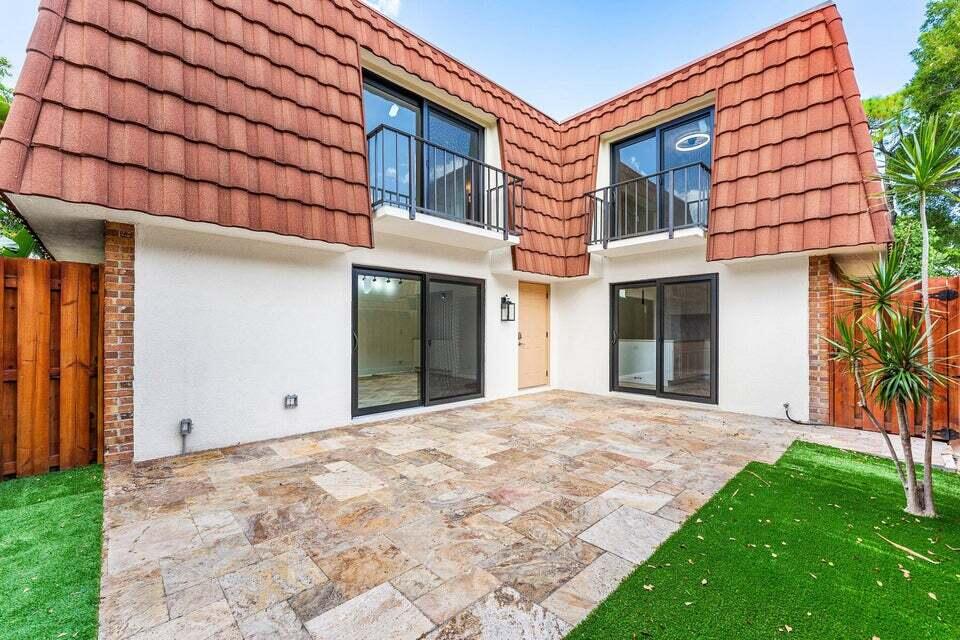 3007 San Clara Drive 5-B