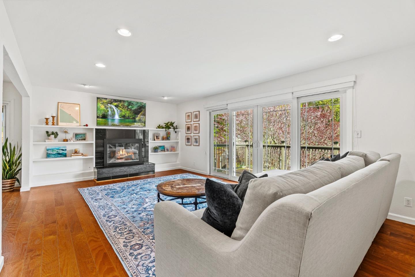 112 Hilltop Way