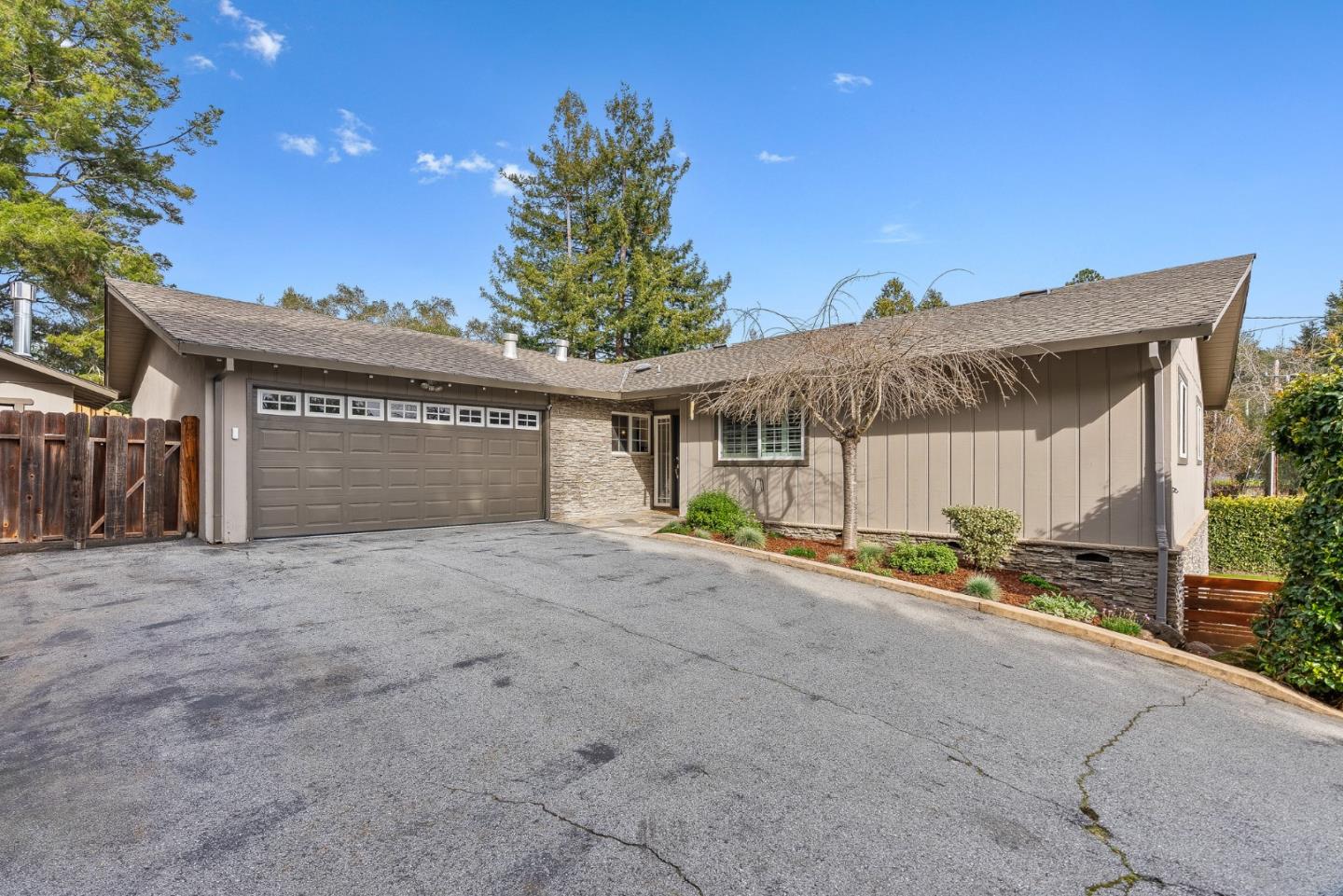 112 Hilltop Way