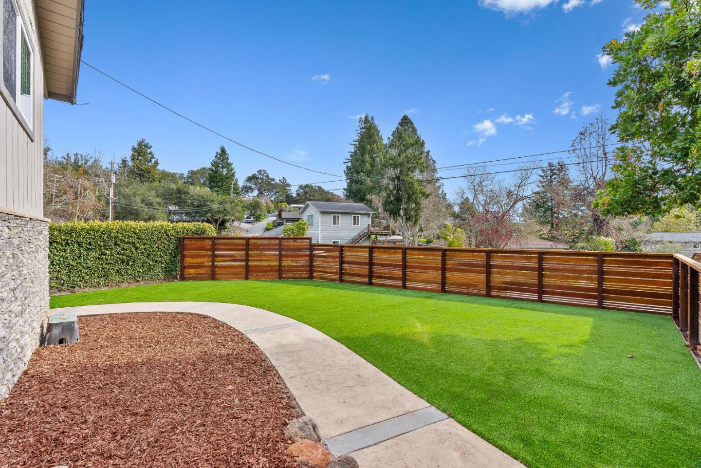112 Hilltop Way