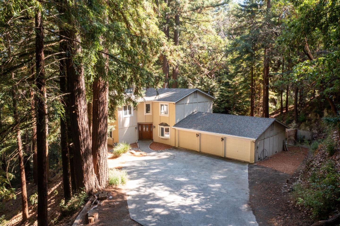 23489 Hutchinson RD