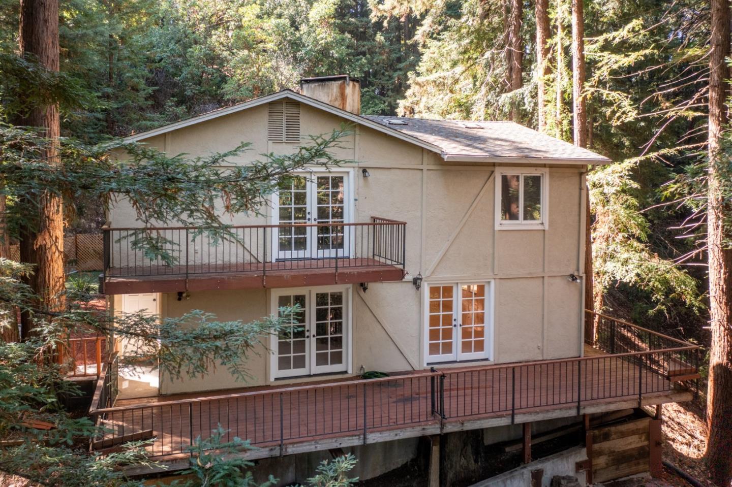 23489 Hutchinson RD