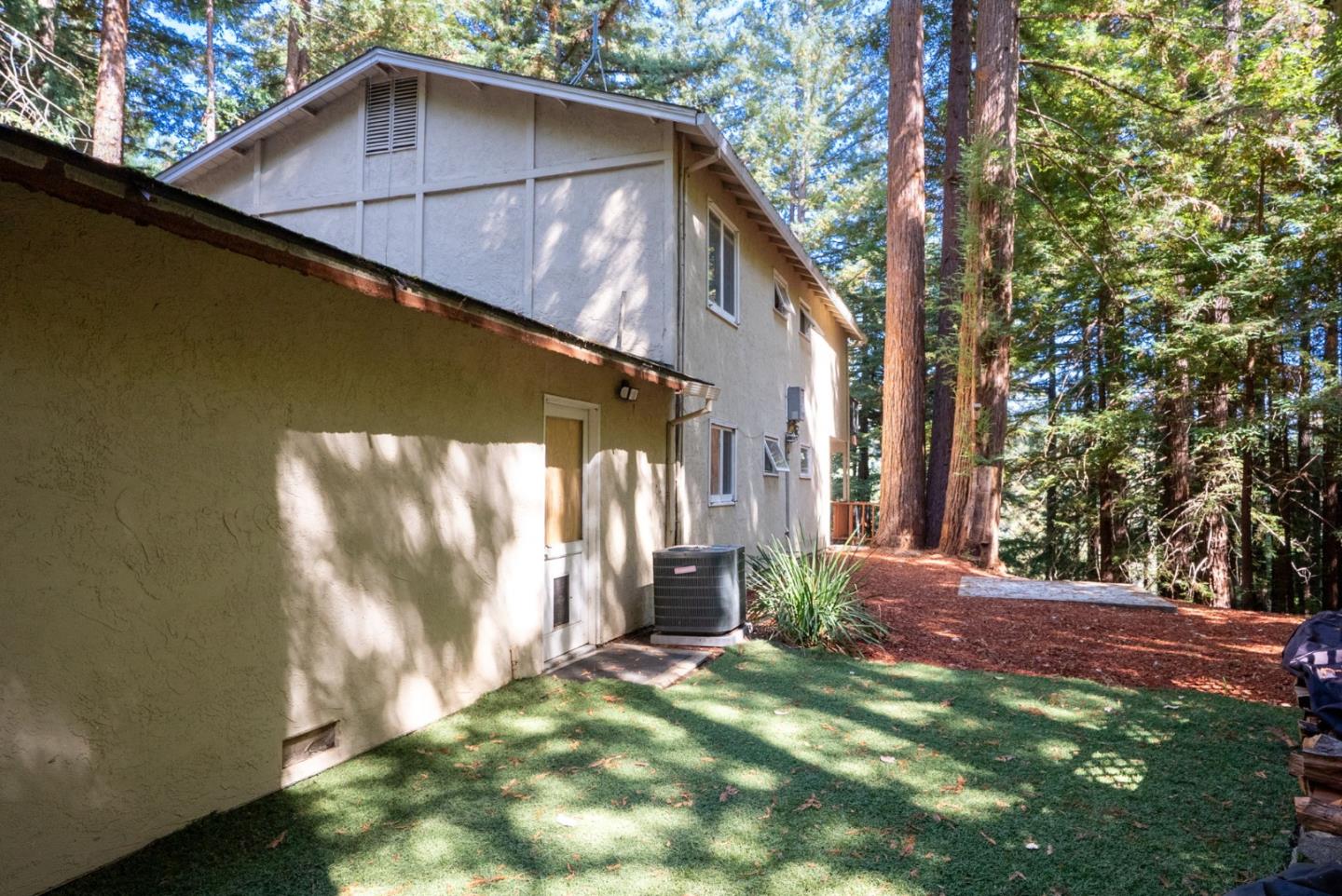 23489 Hutchinson RD