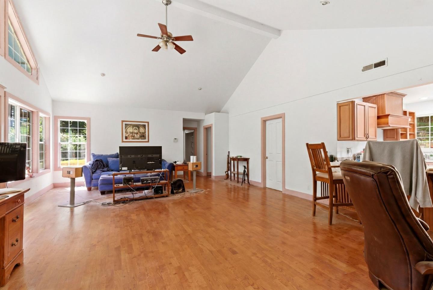 1460 Tucker RD