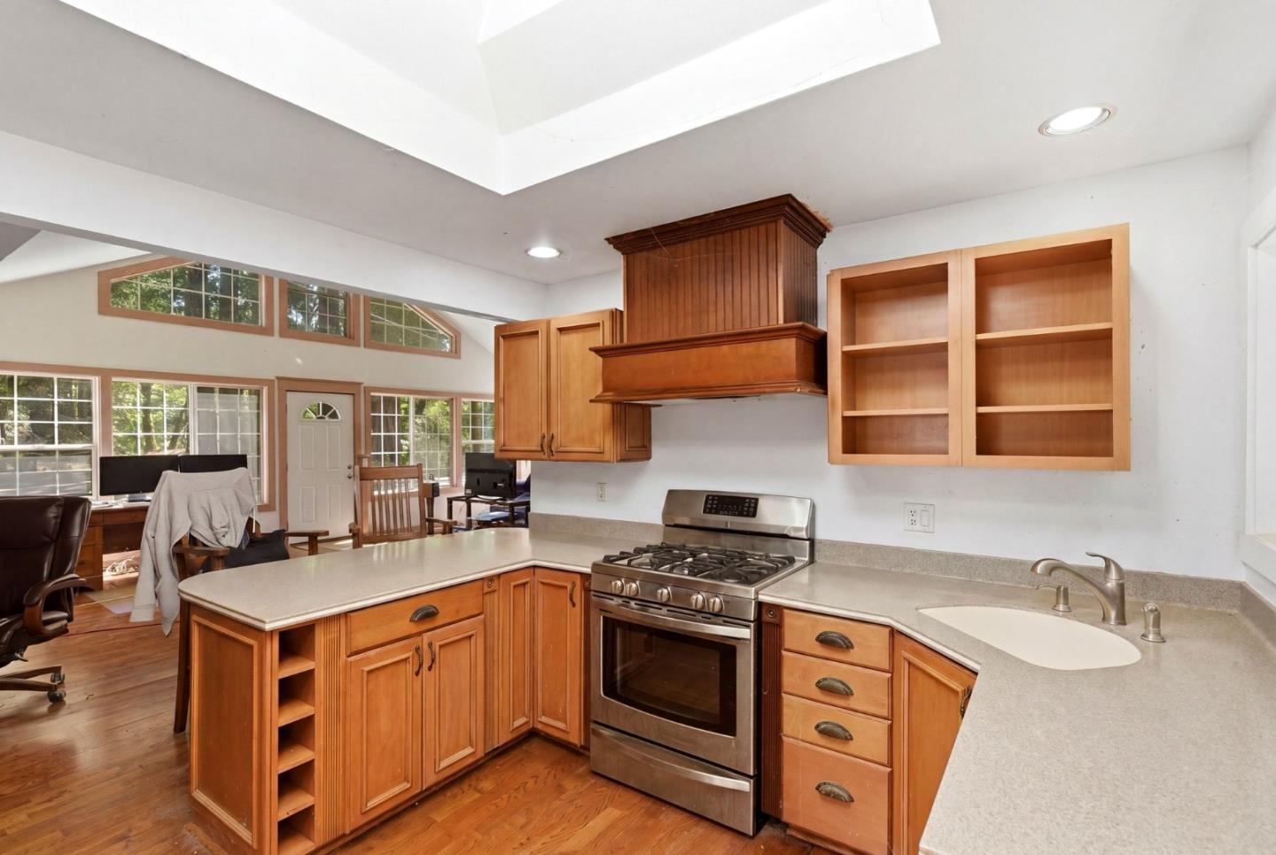 1460 Tucker RD