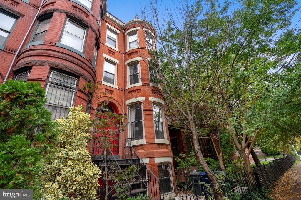 1134 10TH STREET NW