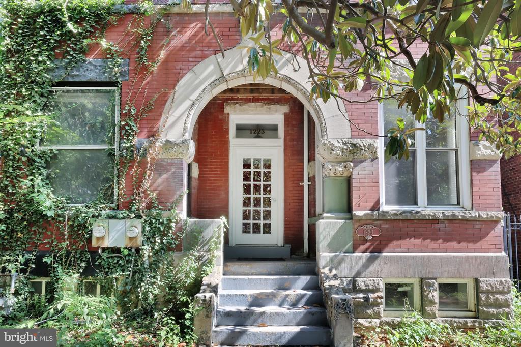 1223 EUCLID STREET NW