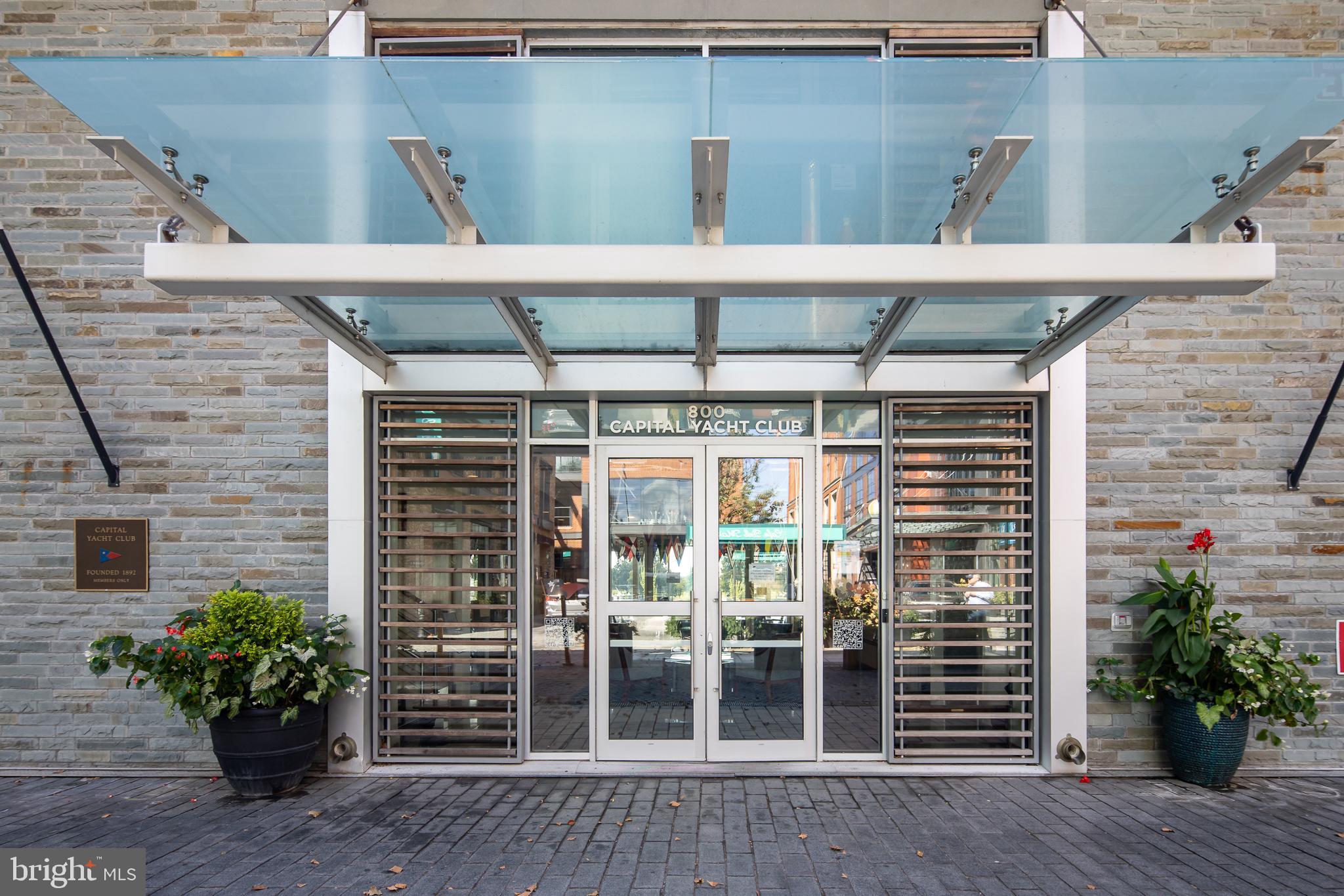 525 WATER STREET SW 404