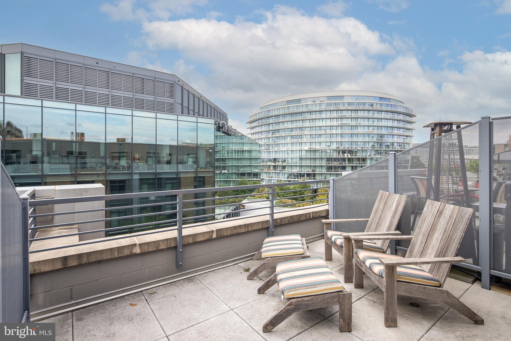 525 WATER STREET SW 404