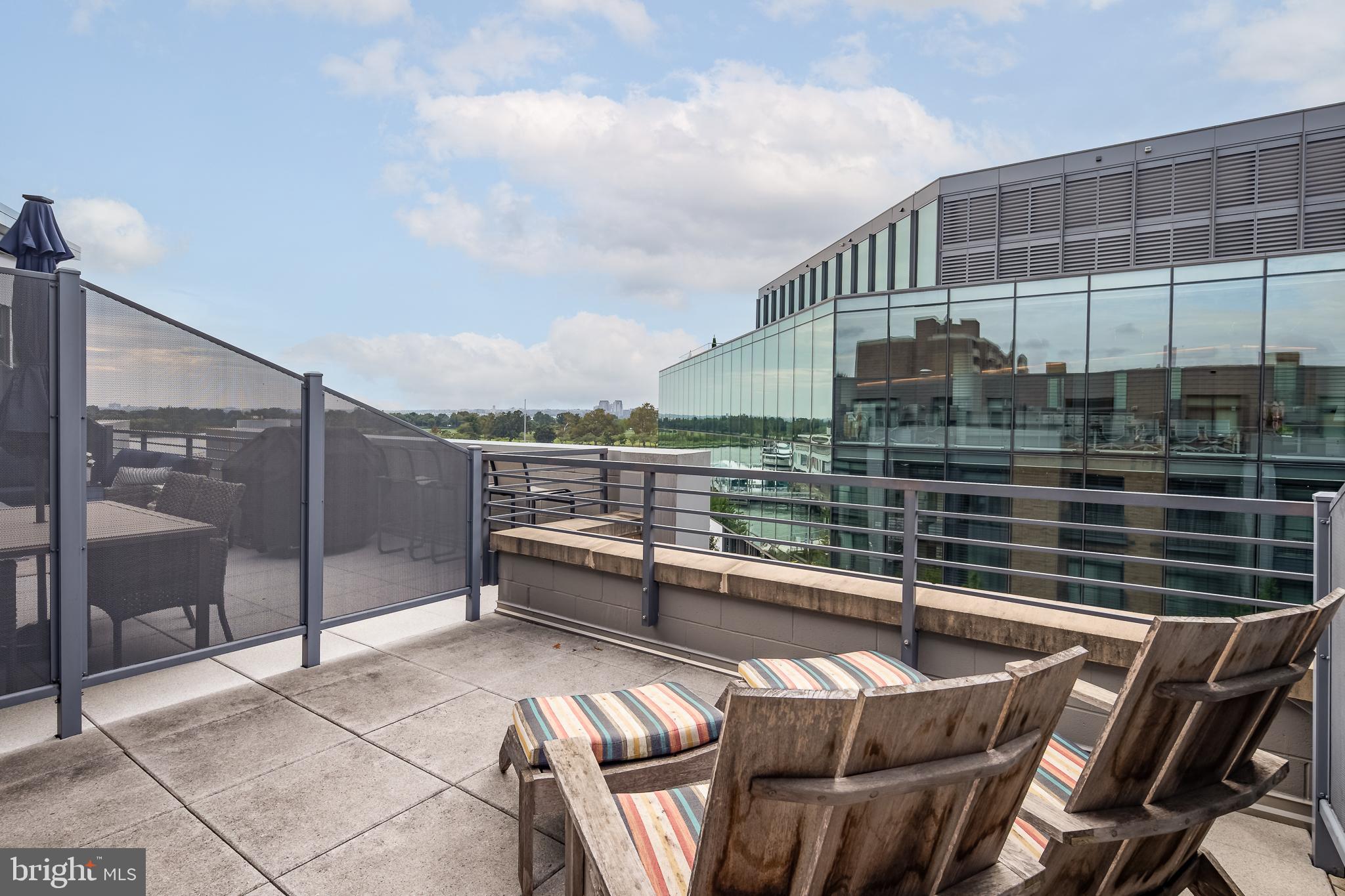 525 WATER STREET SW 404