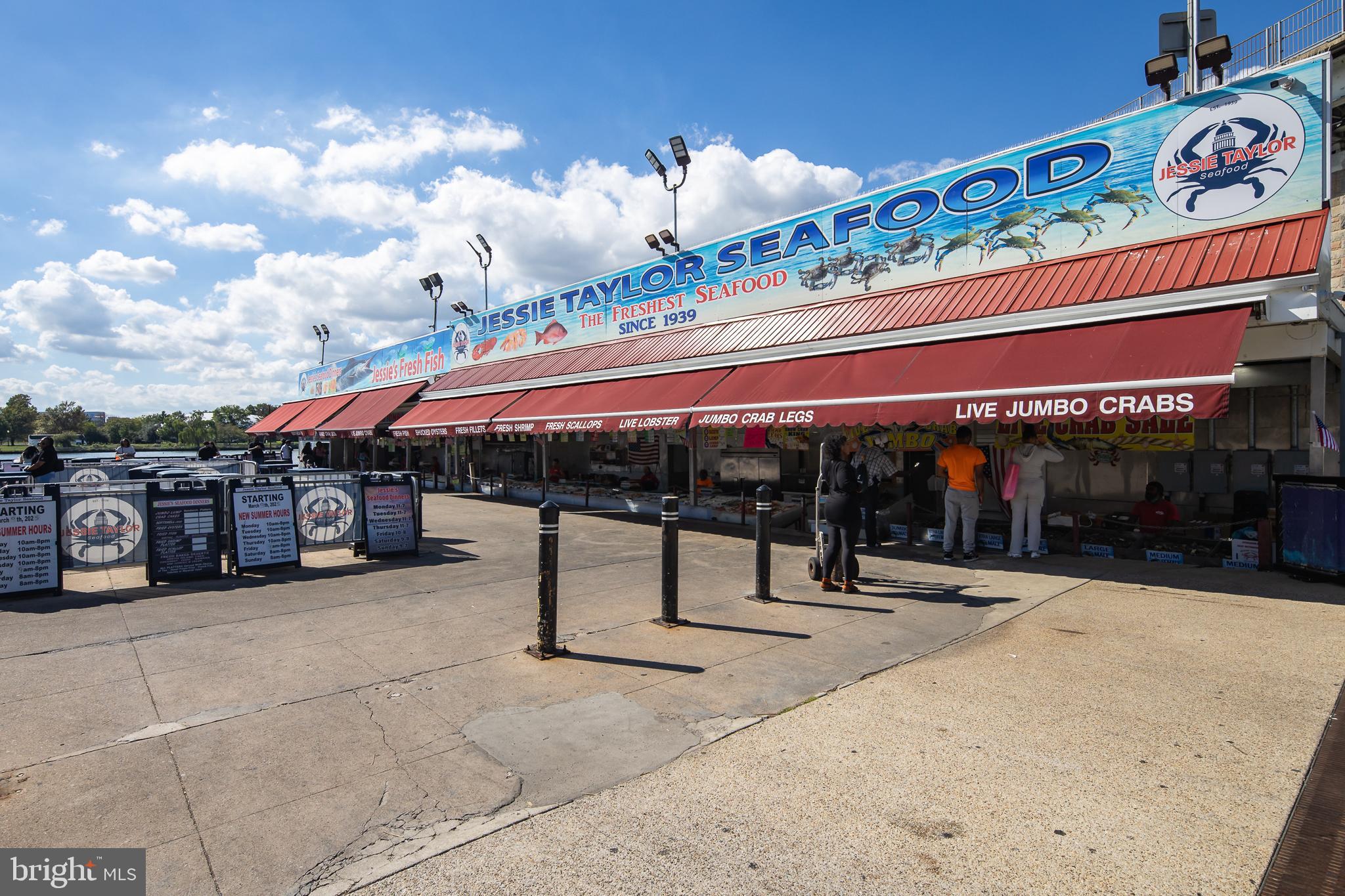 525 WATER STREET SW 404