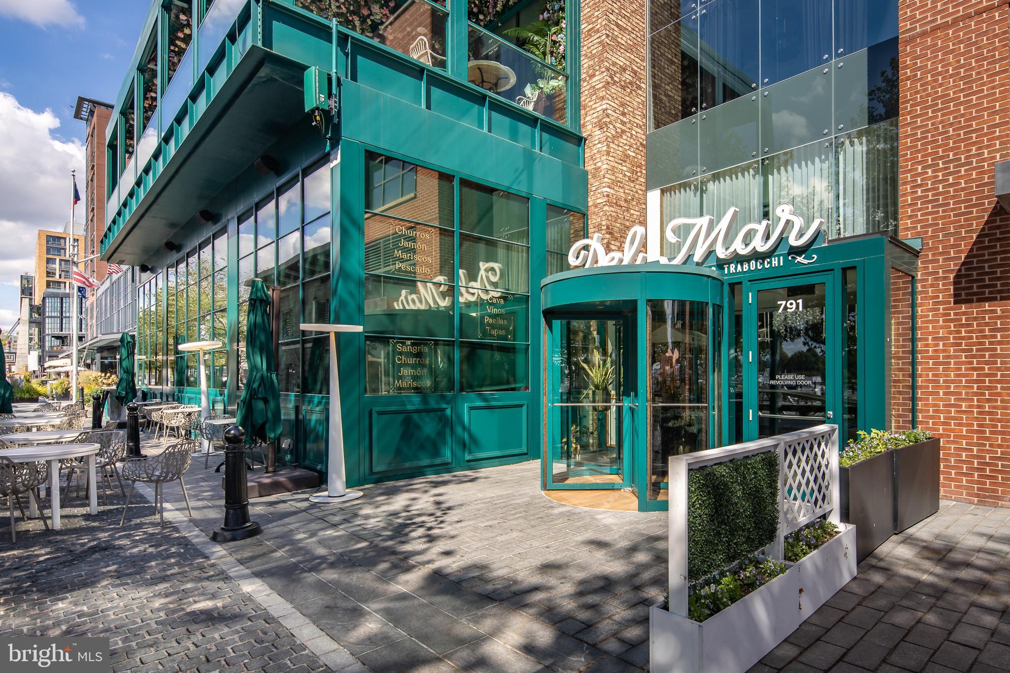 525 WATER STREET SW 404