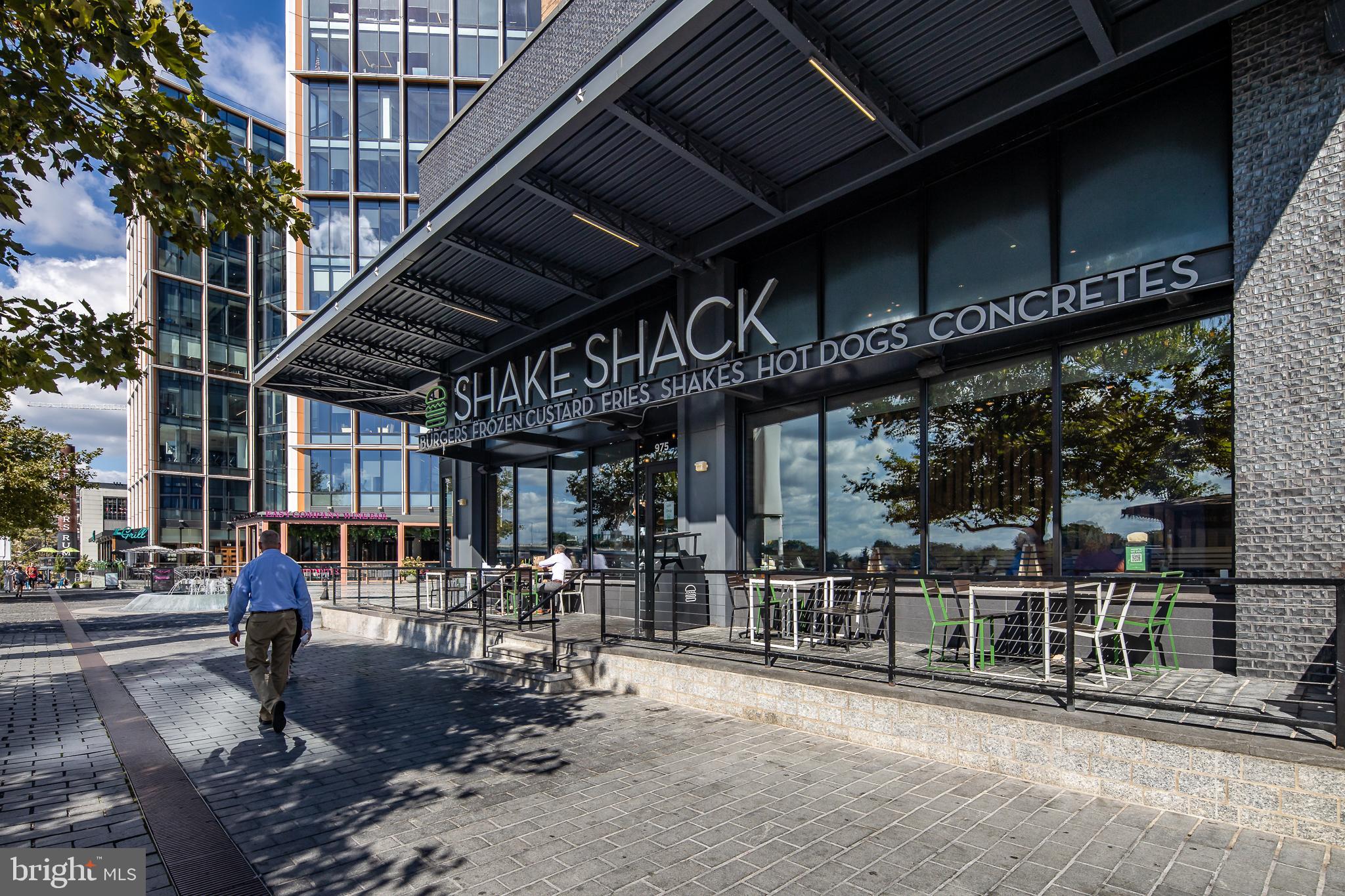 525 WATER STREET SW 404