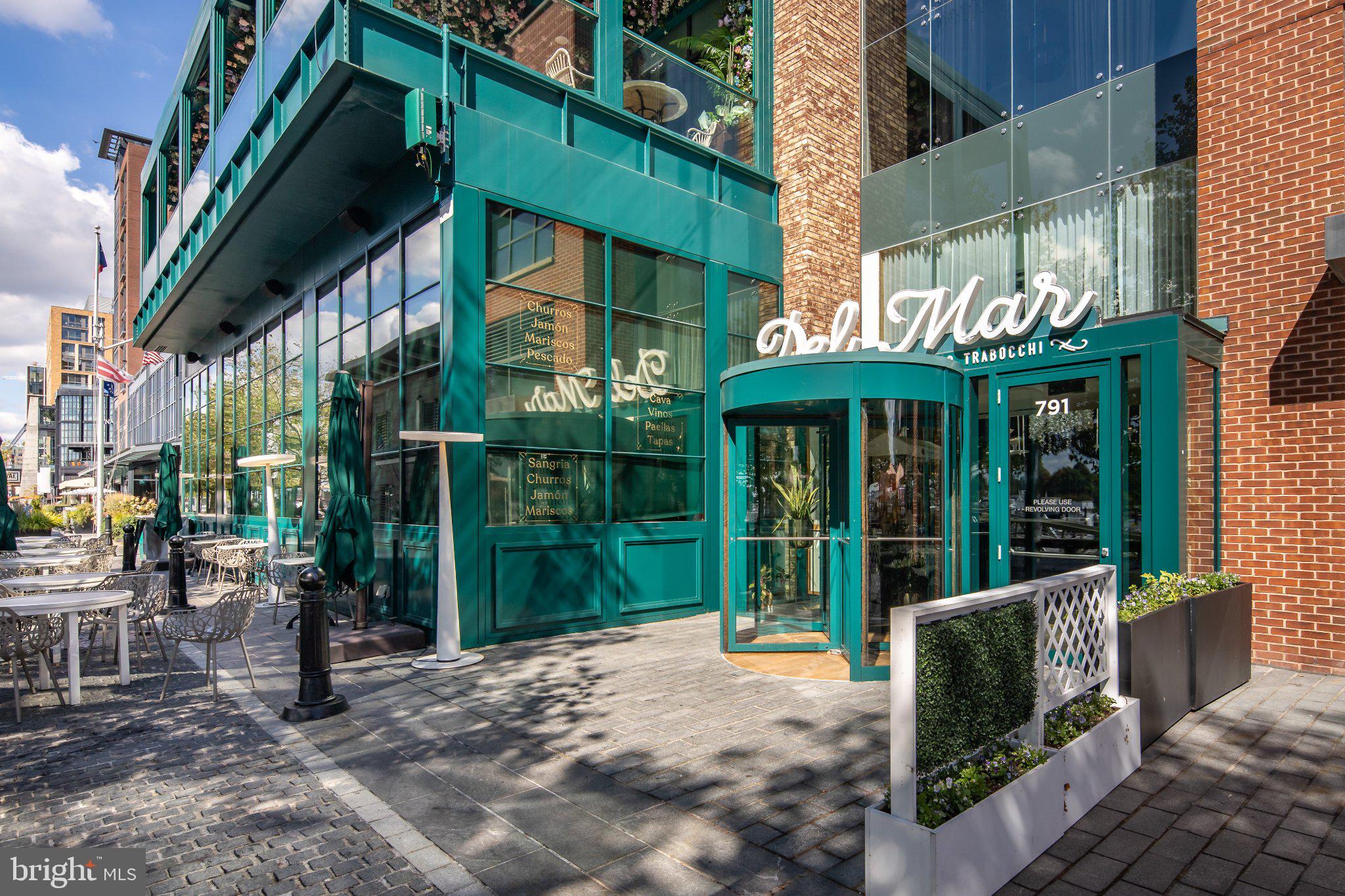 525 SW WATER STREET SW 404