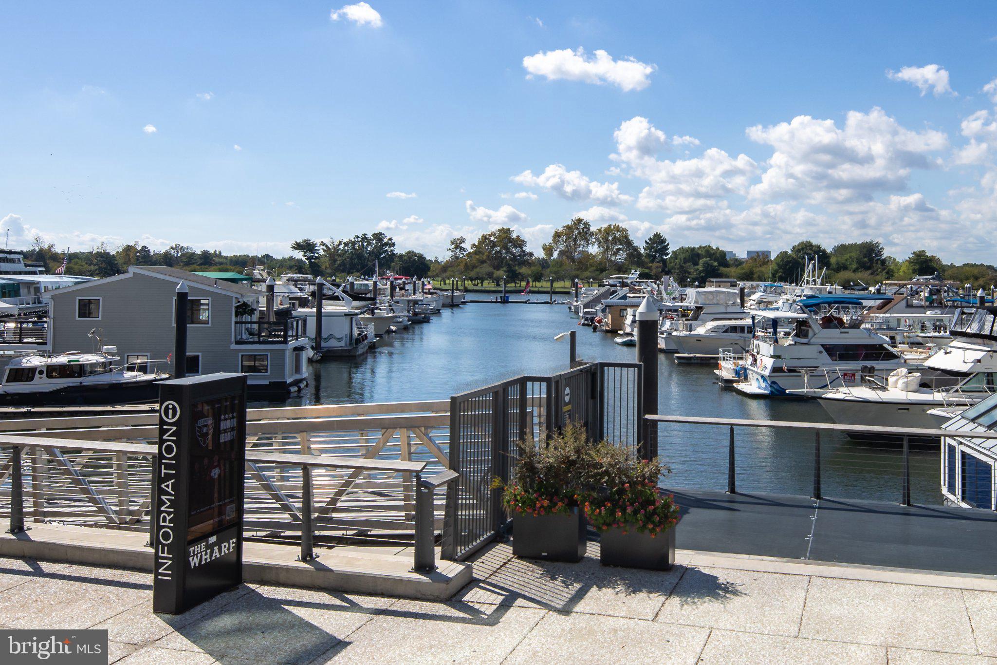 525 SW WATER STREET SW 404