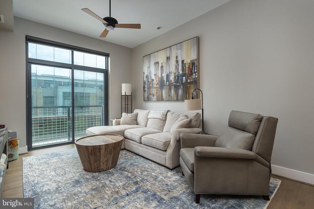 525 SW WATER STREET SW 404