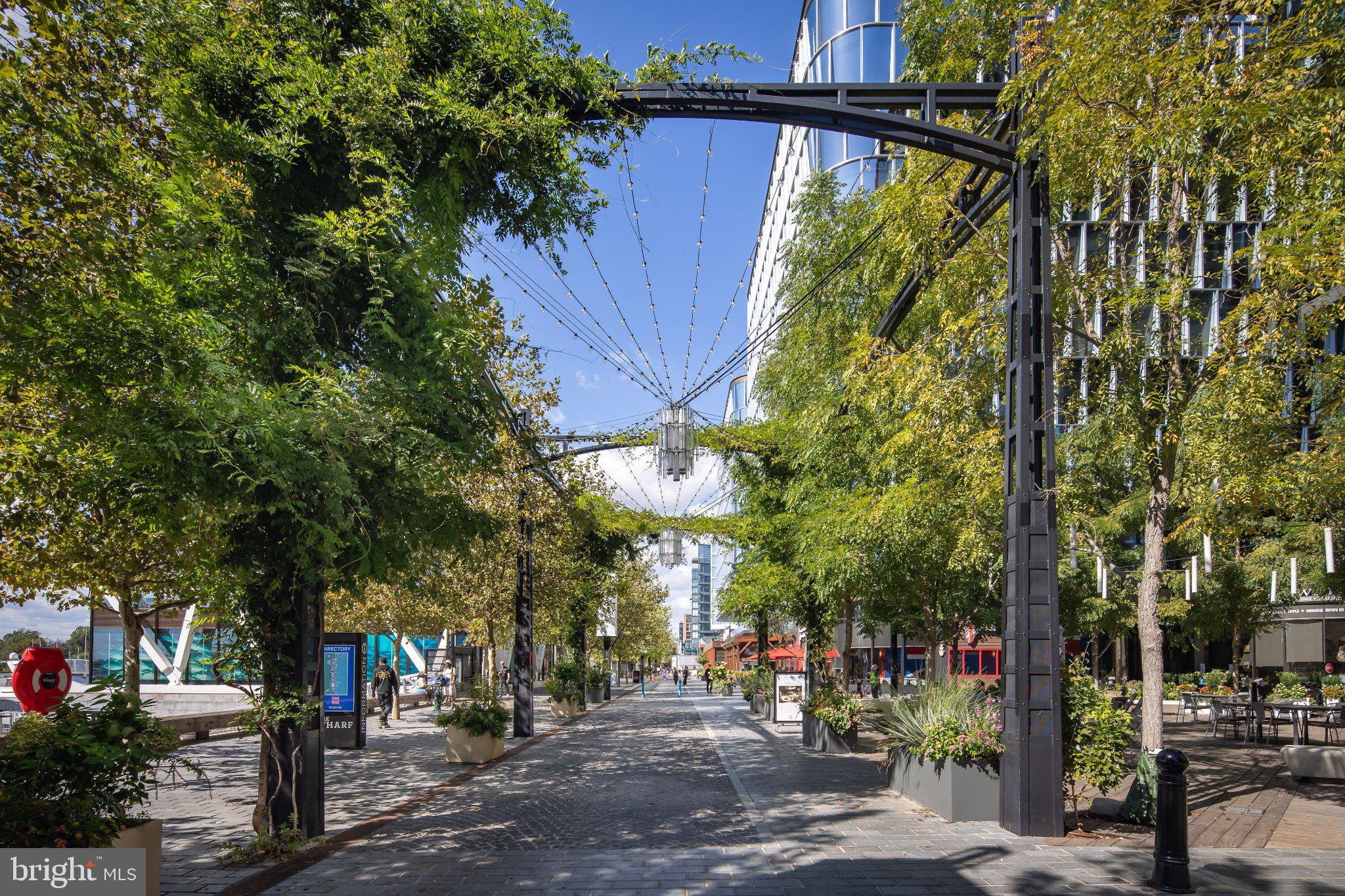 525 SW WATER STREET SW 404