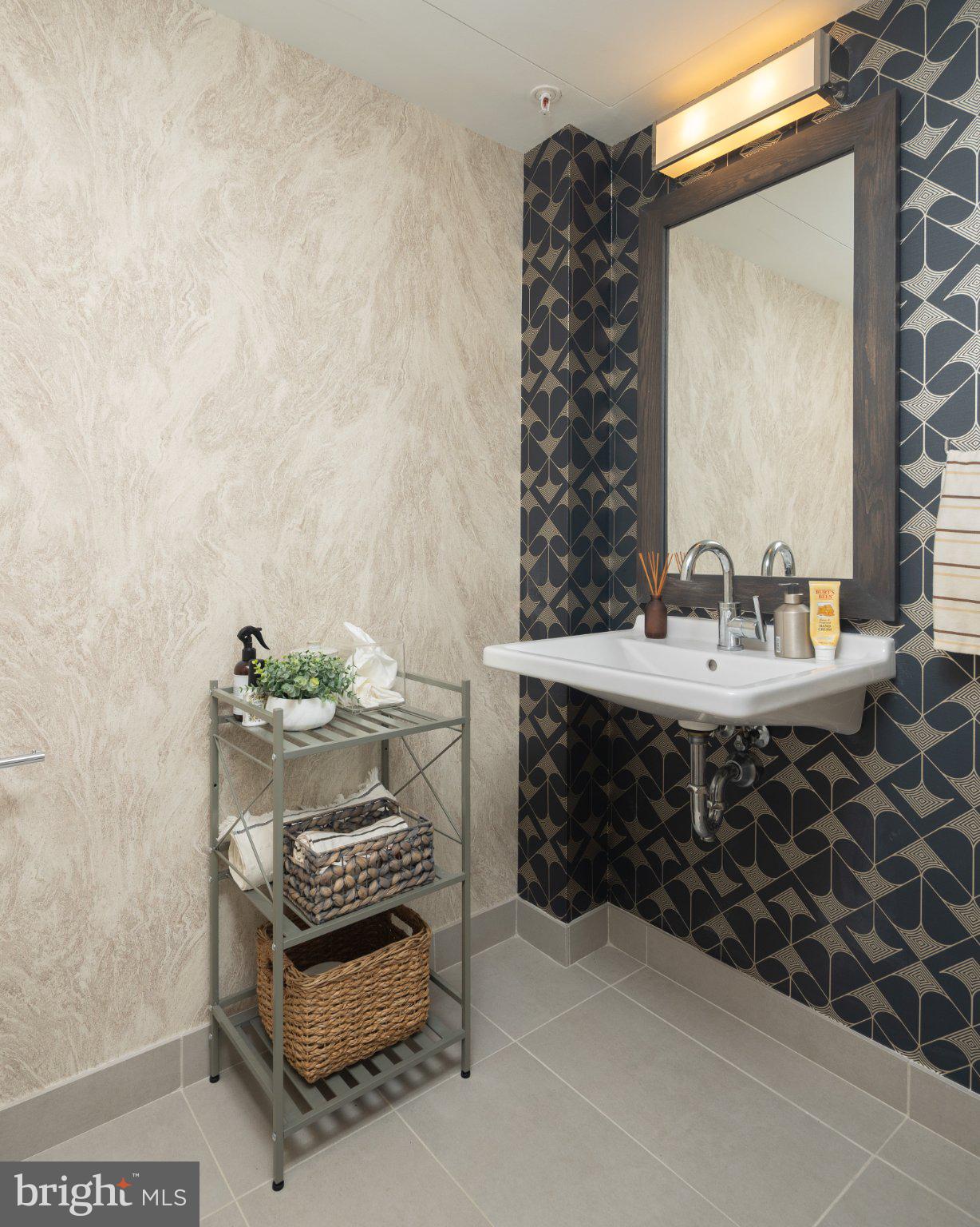 525 SW WATER STREET SW 404