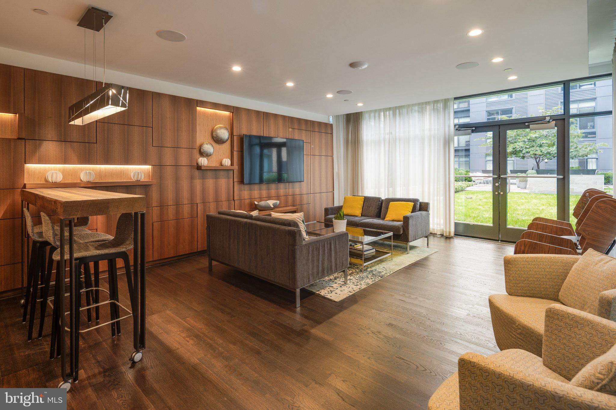 525 SW WATER STREET SW 404