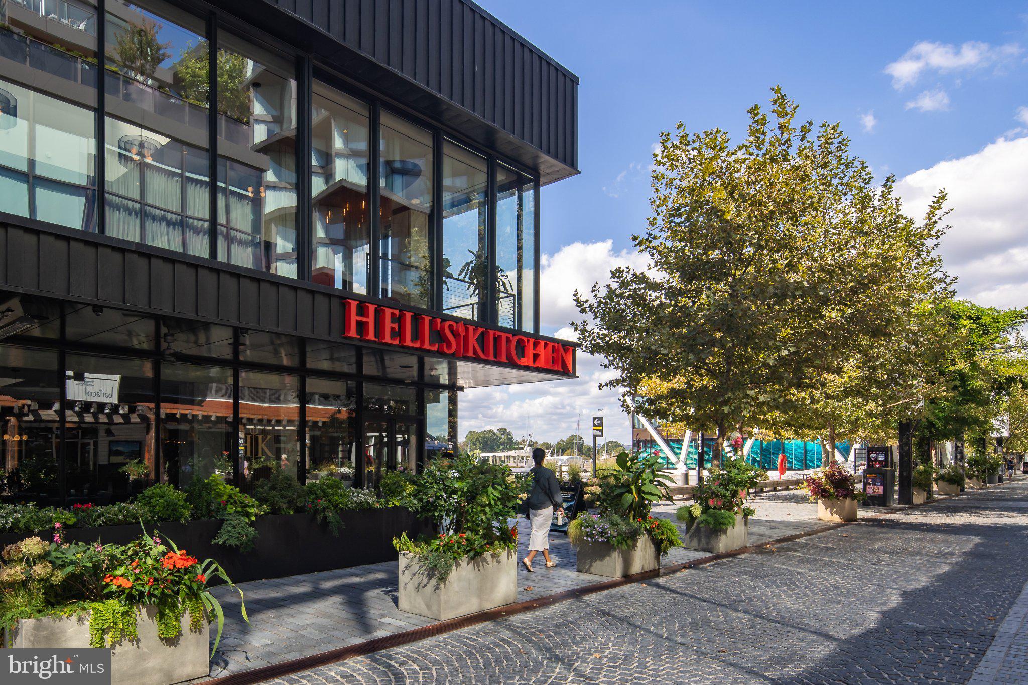 525 SW WATER STREET SW 404