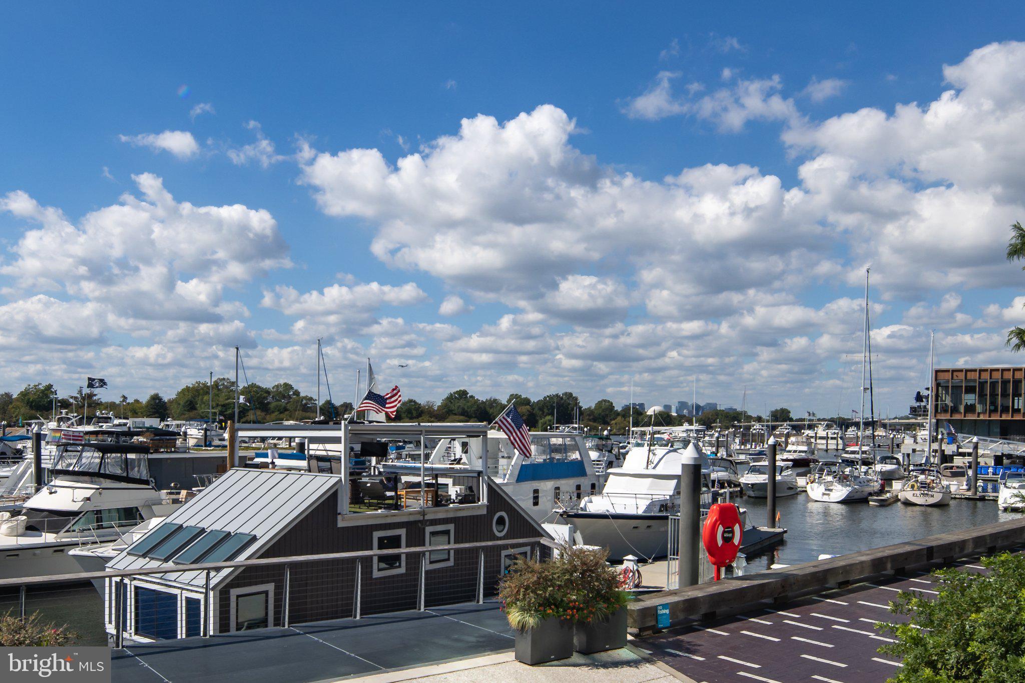 525 SW WATER STREET SW 404