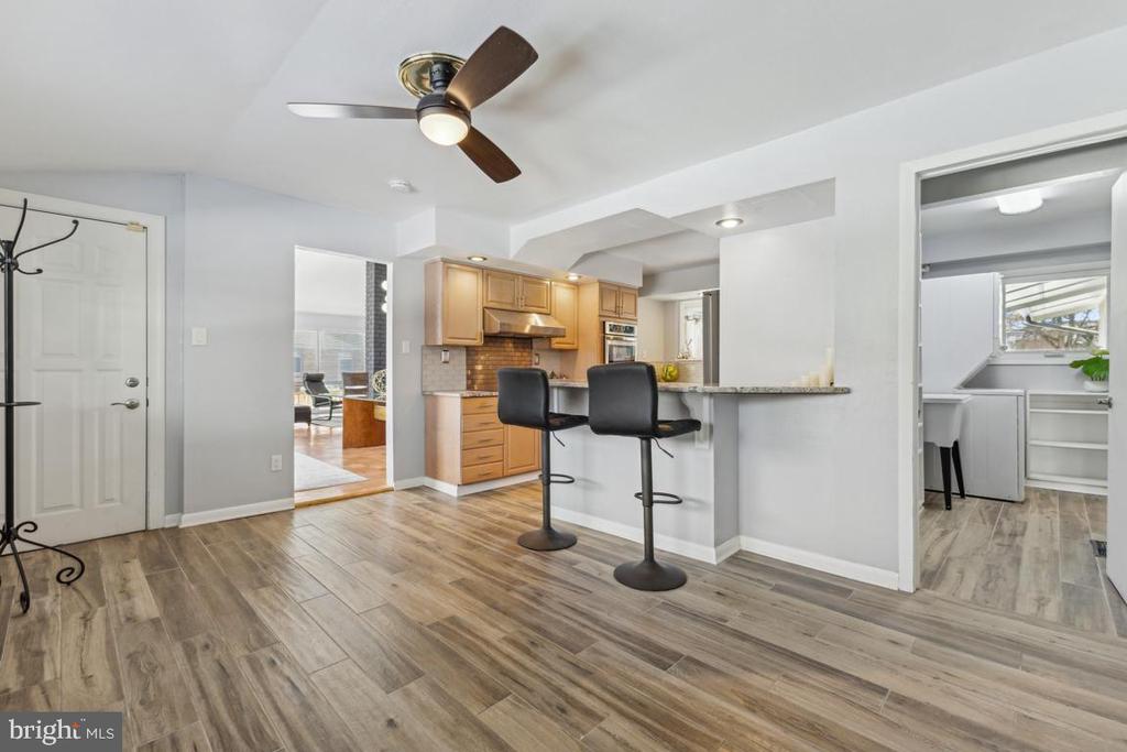 605 KINGS LANE