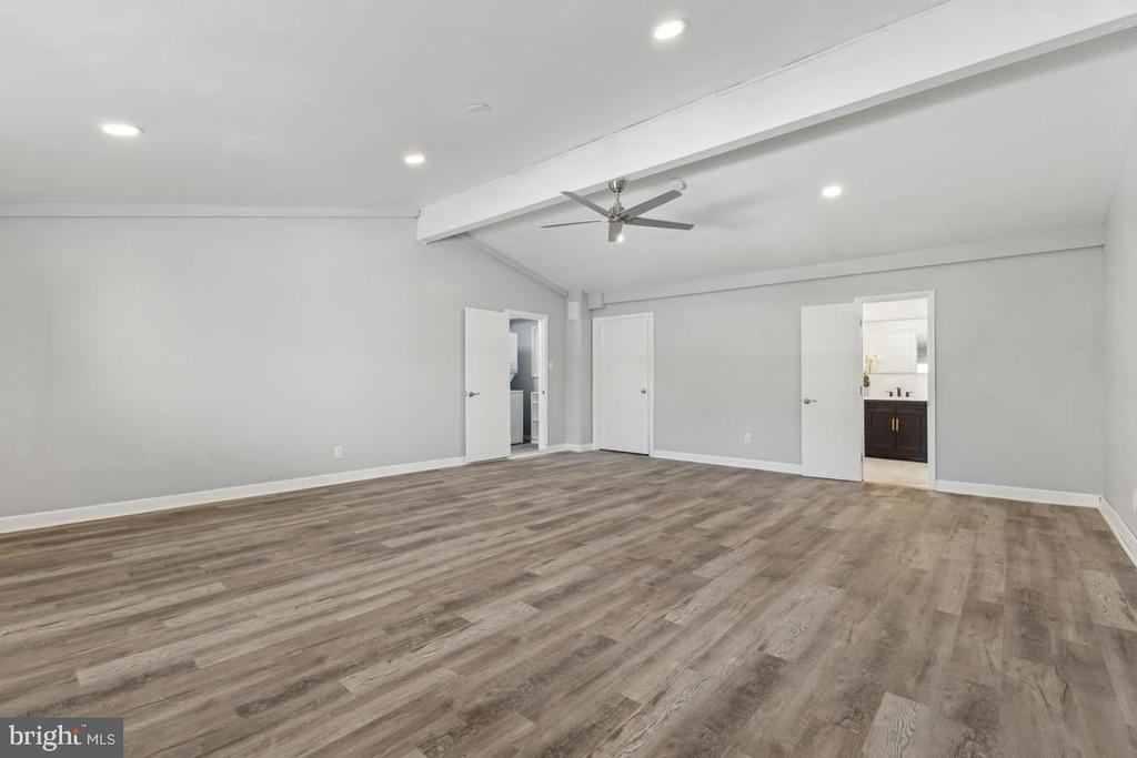 605 KINGS LANE